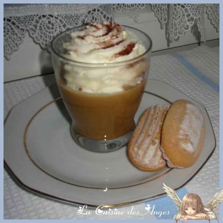 recette de Panna Cota à base de Café et de Chicorée, avec une crème chantilly