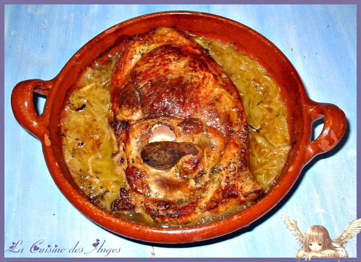 rouelle de porc ou jambon cuit dans du cidre avec des oignons, recette économique de plat de viande