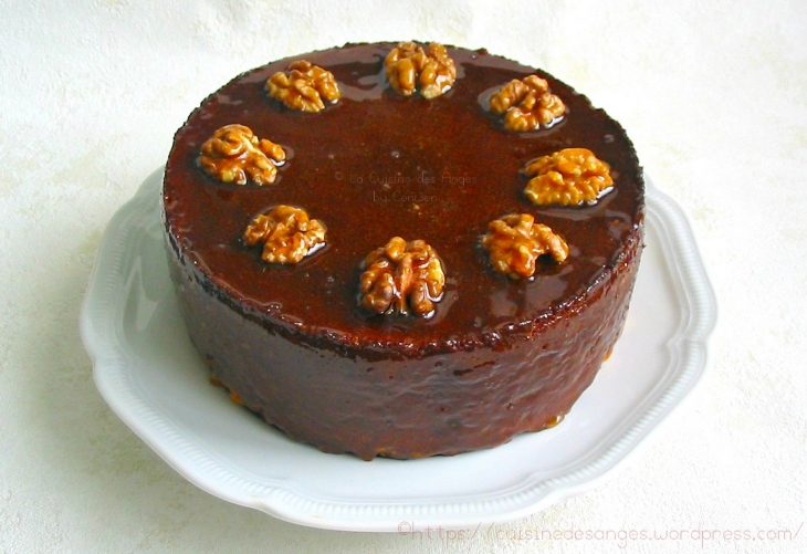 recette de gâteau, recette du  Cenwenoix, un gâteau régional aux noix et chocolat avec un nappage au caramel à la vanille