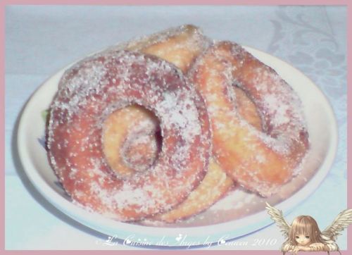 Recette écominque et classique des donuts, beignets américains, saupaudrés de sucre